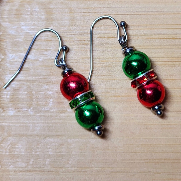 Christmas Beaded Dangle Earrings Rhinestones Handmade Metallic Look - Picture 3 of 3